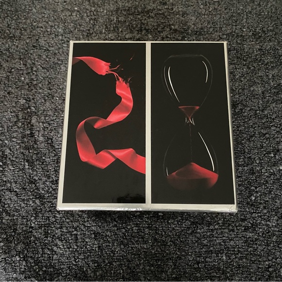 The Complete Twilight Hardcover Collection with extra book. - Picture 5 of 6